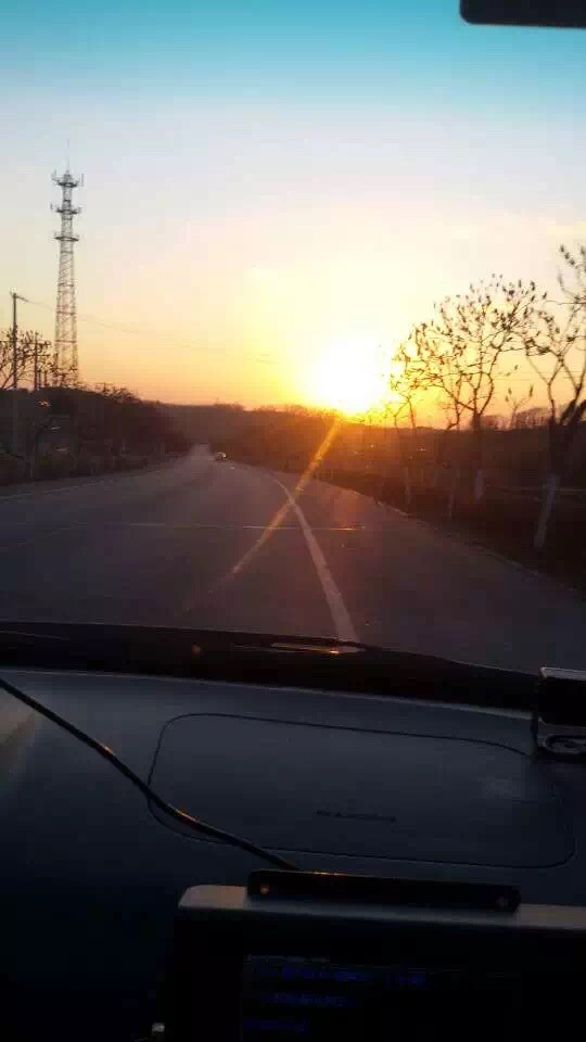 夕阳西下，外路训练仍在继续